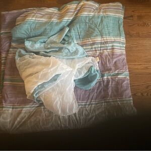 Elegant Teal and White Comforter Set